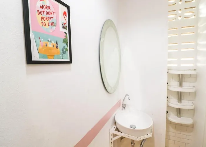 Капсульный отель Her Dorm,sathon
