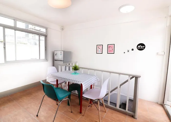 Her Dorm,sathon